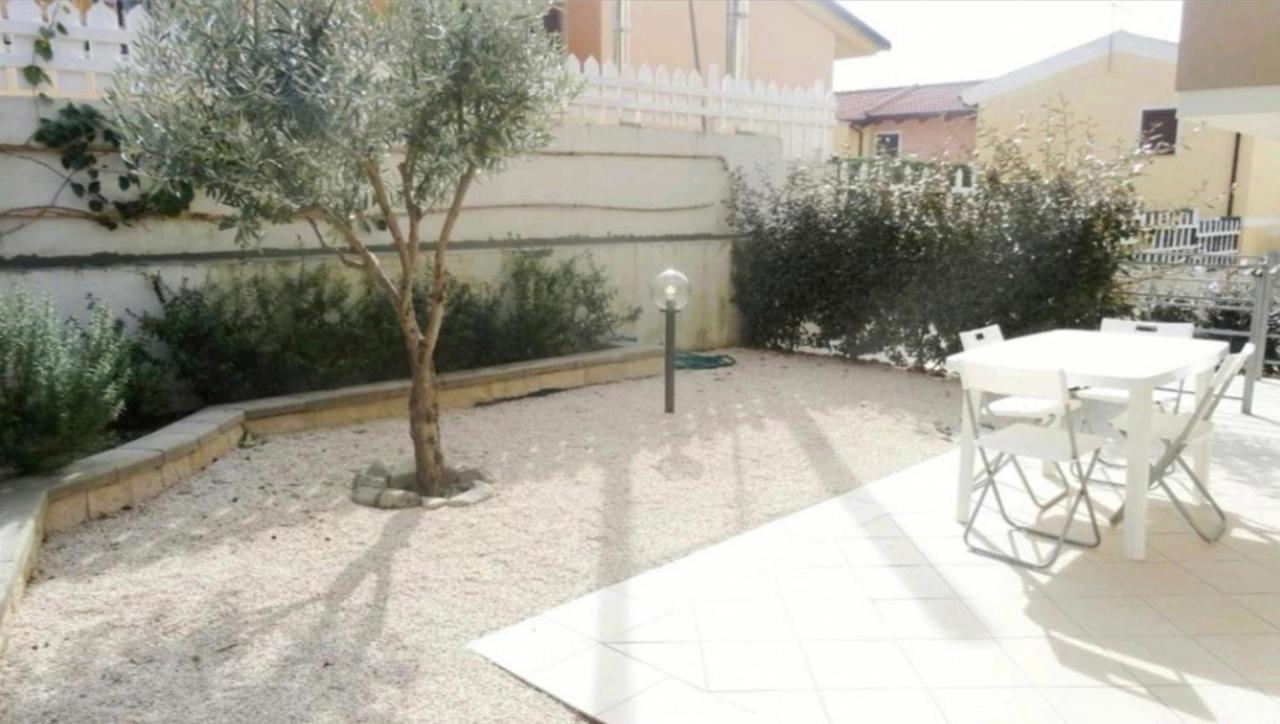 Villetta Federico Climatizzata Con Giardino Privato Viddalba Exterior foto