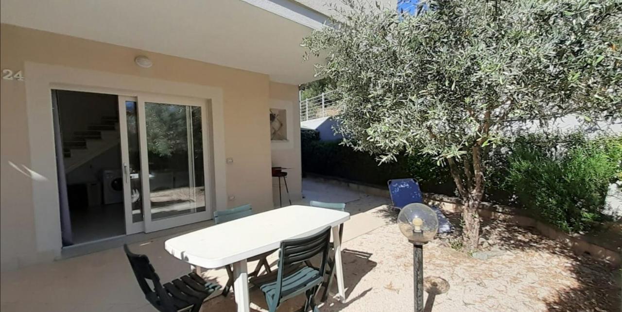 Villetta Federico Climatizzata Con Giardino Privato Viddalba Exterior foto